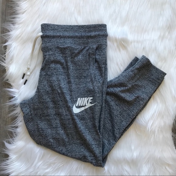 nike women's vintage capris